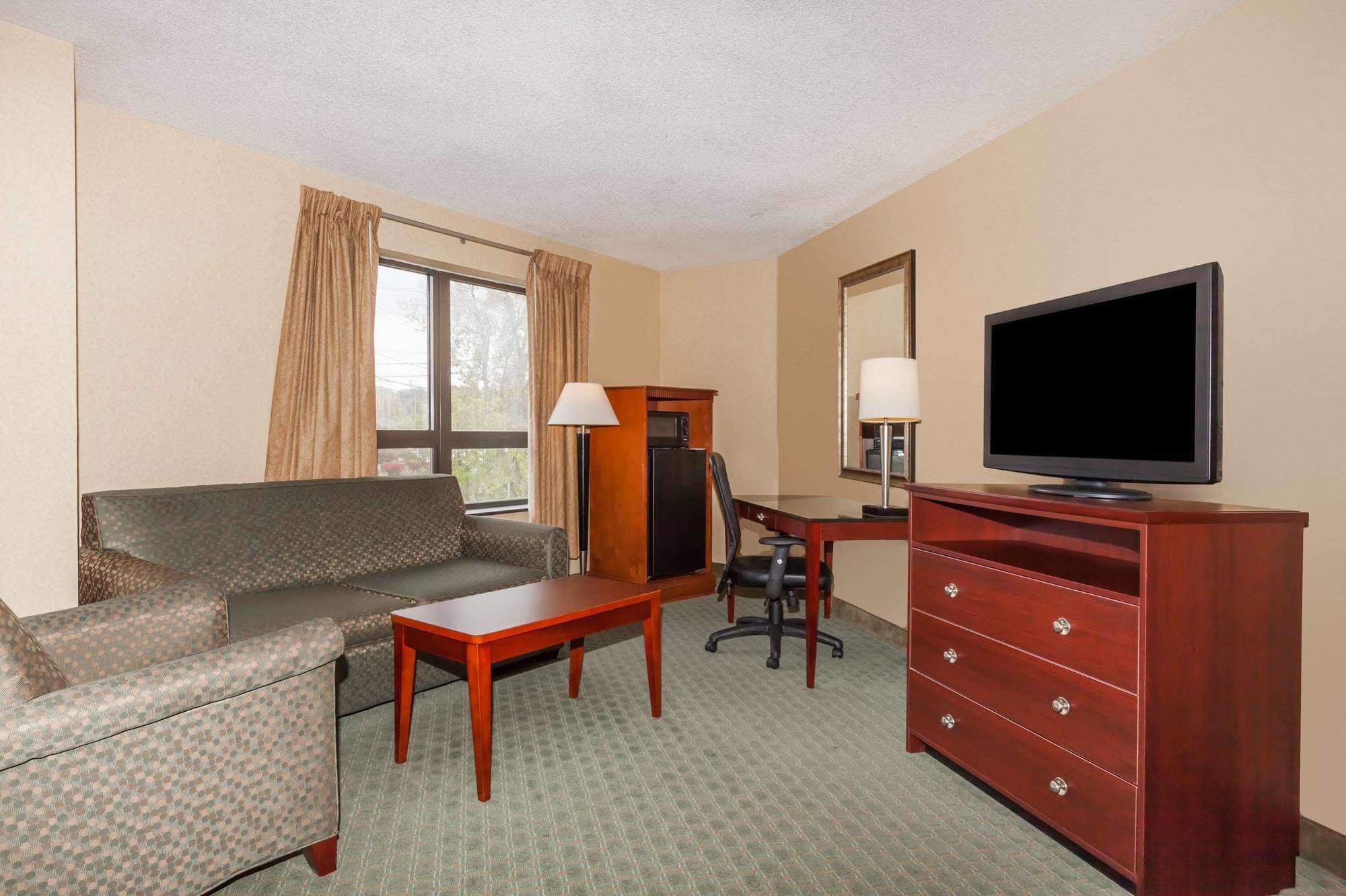 Days Inn By Wyndham Utica Exterior photo